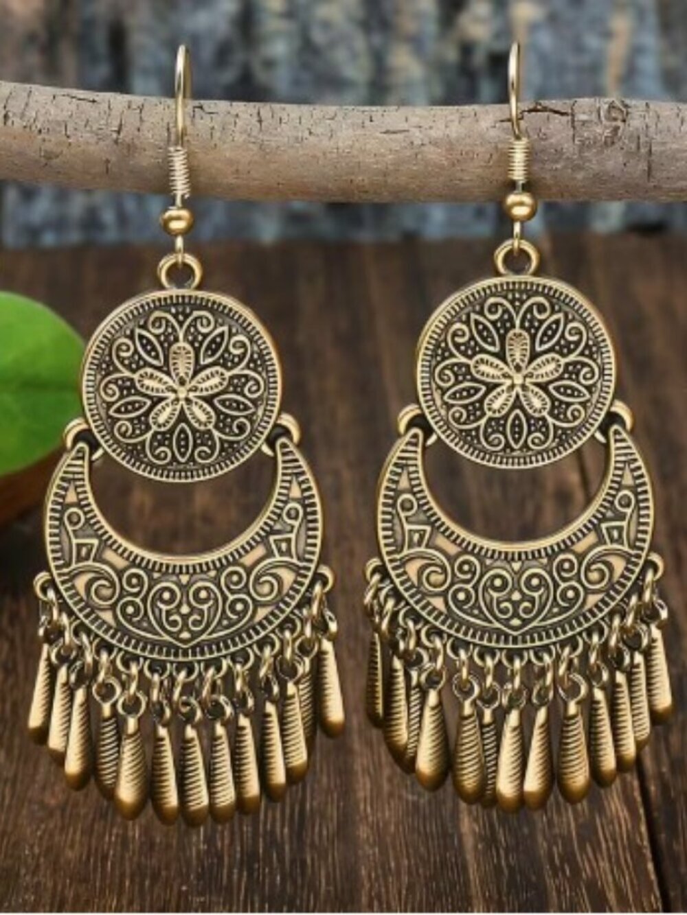 Vintage-Plated Bronze Color Dangle Earrings White K Plating Fishhook